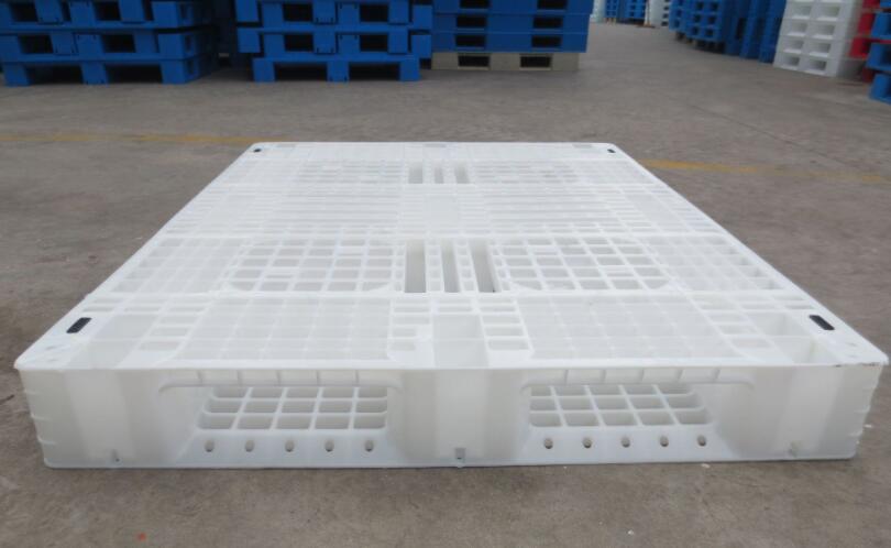 白色塑料托（tuō）盤